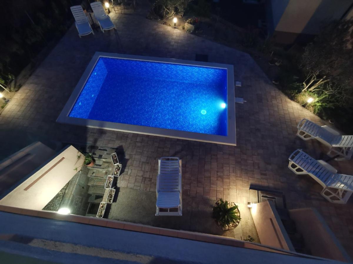 Apartments With A Swimming Pool Punat, Krk - 5378 Buitenkant foto